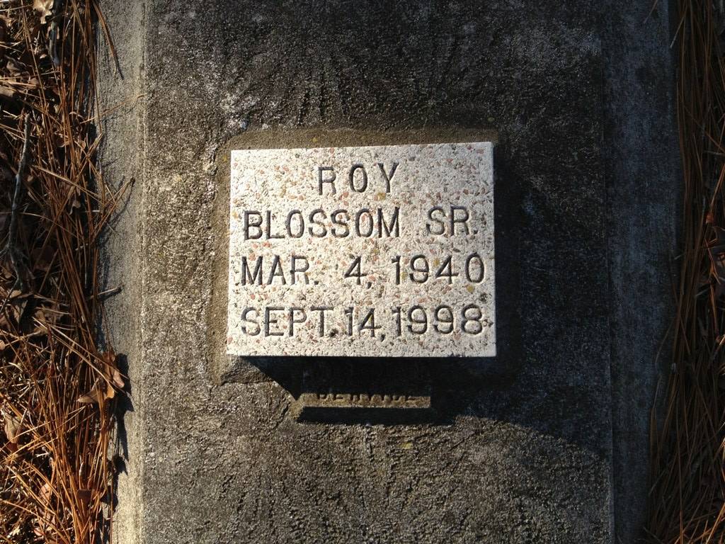 Gravestone commemorating Roy Blossom Sr. (4 Mar 1940 - 14 Sep 1998) located in Hope Mills, Cumberland, North Carolina, United States at Grays Creek Church Cemetery